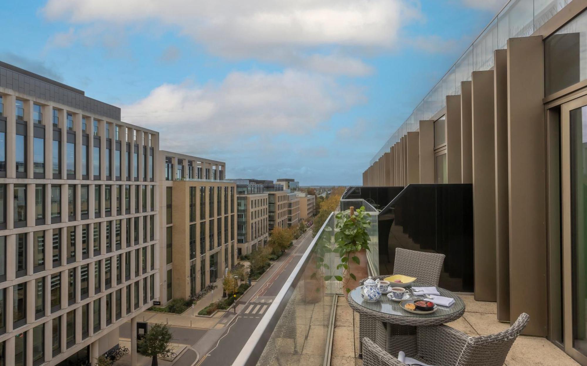 Clayton Hotel Cambridge Экстерьер фото