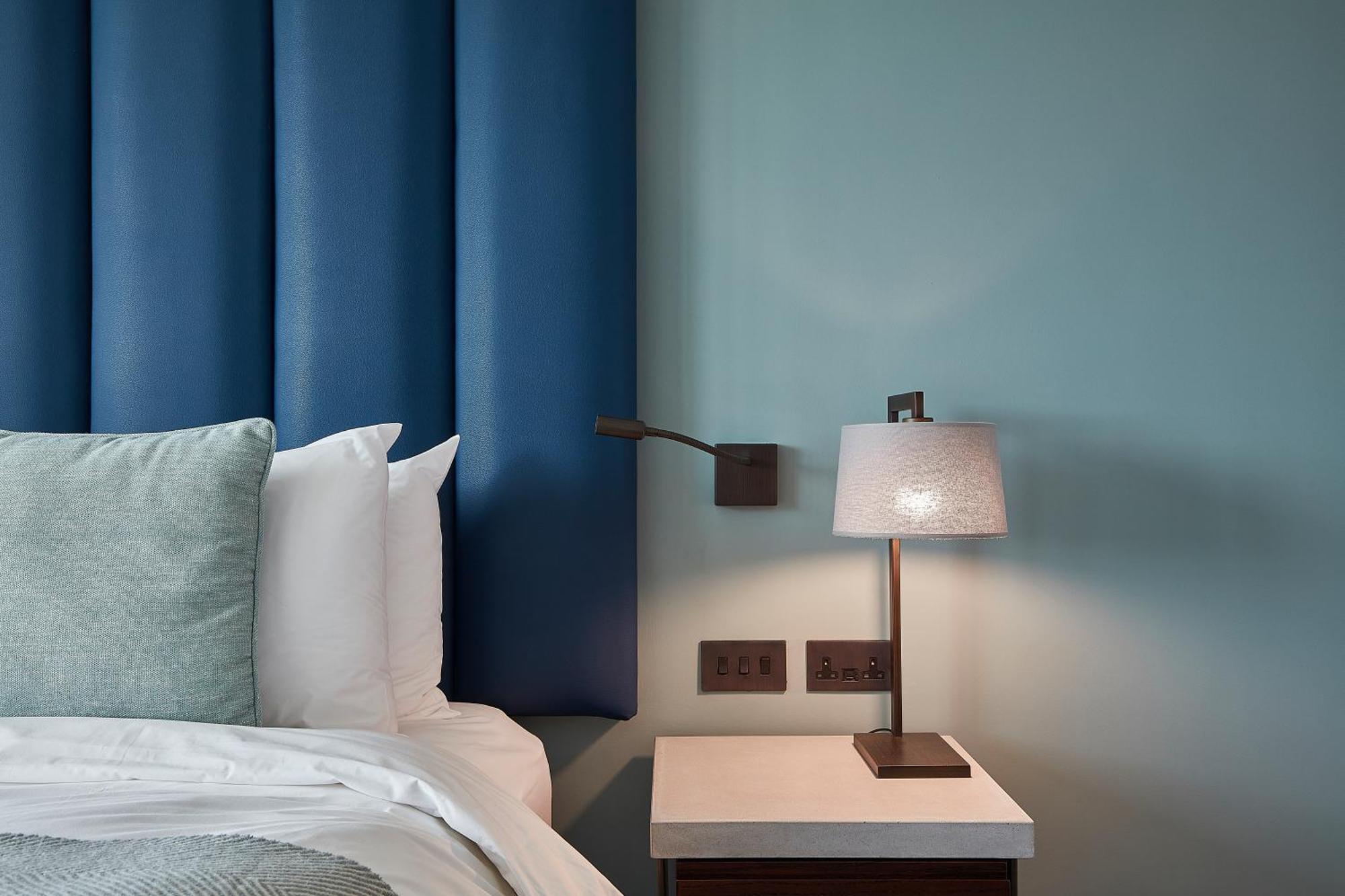 Clayton Hotel Cambridge Экстерьер фото