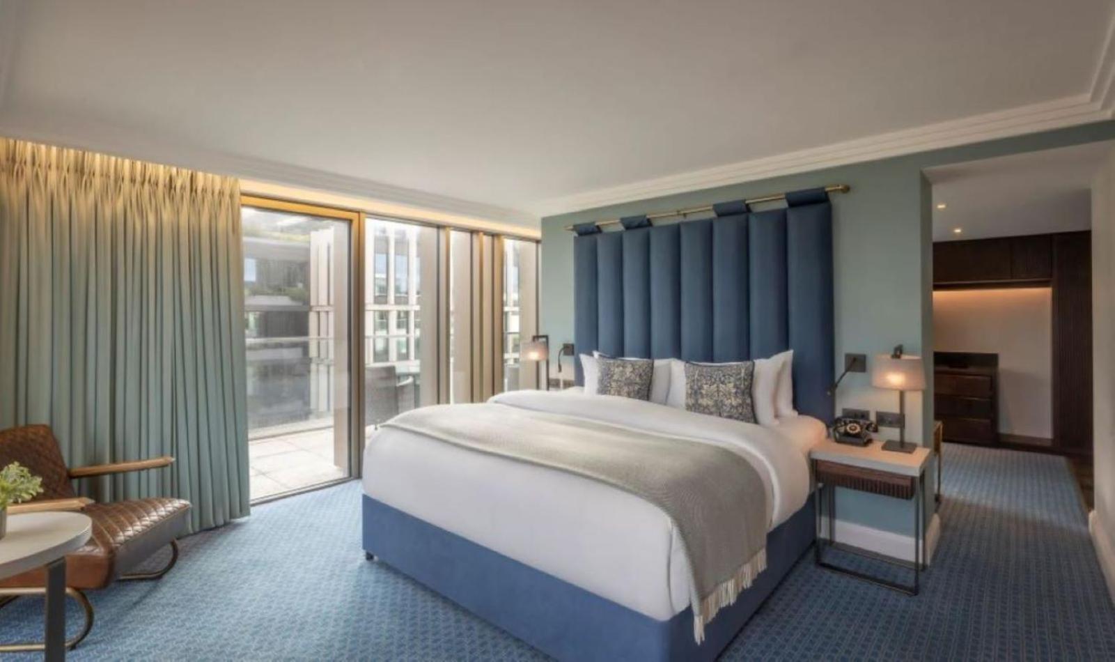 Clayton Hotel Cambridge Экстерьер фото